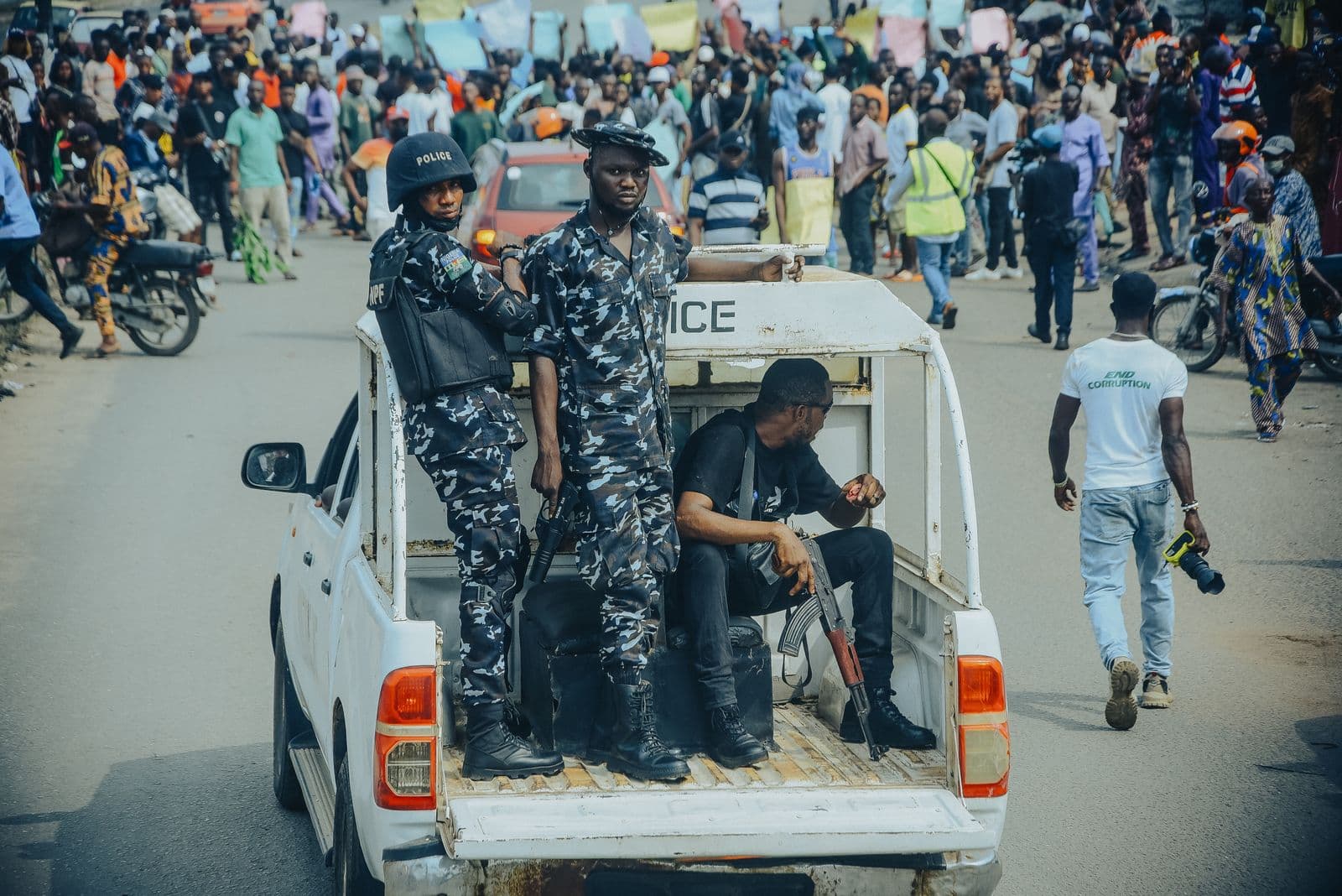 Armed police on a Nigerian street. A bill to break the federal police monopoly and let states run their own forces has cleared the National Assembly.